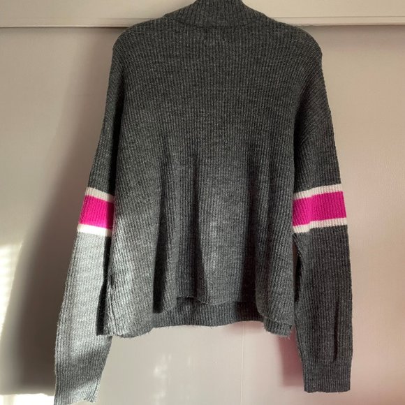 Anthropologie Gray Crewneck Sweater with Pink Sleeve Stripes - Picture 10 of 11